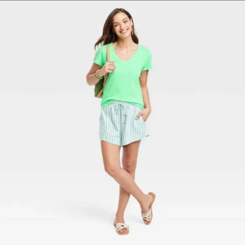 Women's Short Sleeve V-Neck T-Shirt - Universal Thread™ XS